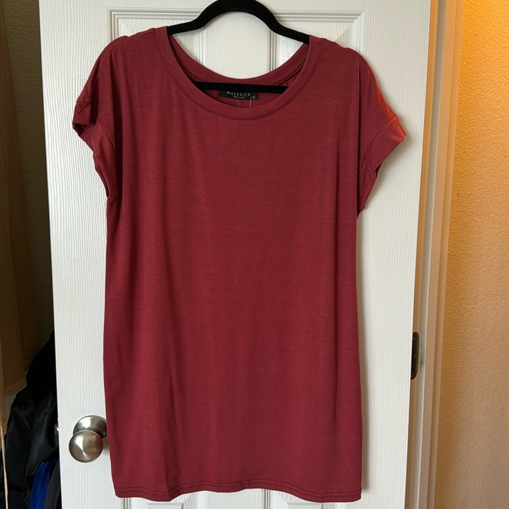 Top / shirt